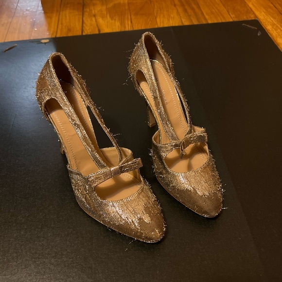 Maison Margiela Distressed Metallic Leather Pumps - Picture 5 of 10